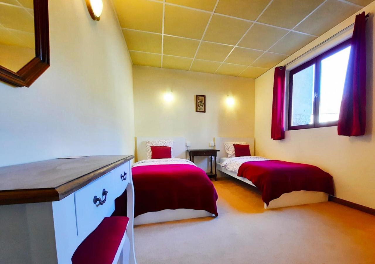 Domaine Lou Castet Bed & Breakfast Tuzaguet Bagian luar foto