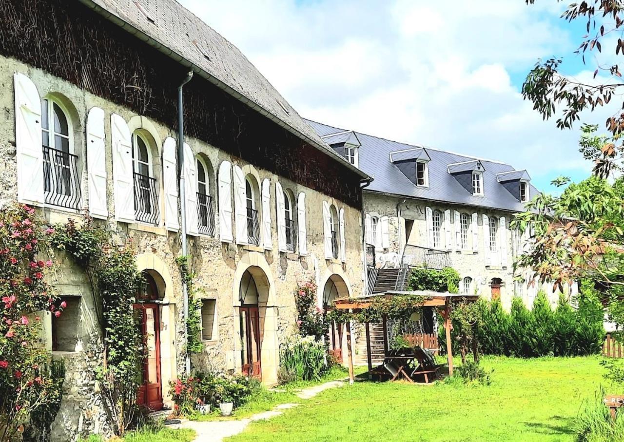 Domaine Lou Castet Bed & Breakfast Tuzaguet Bagian luar foto