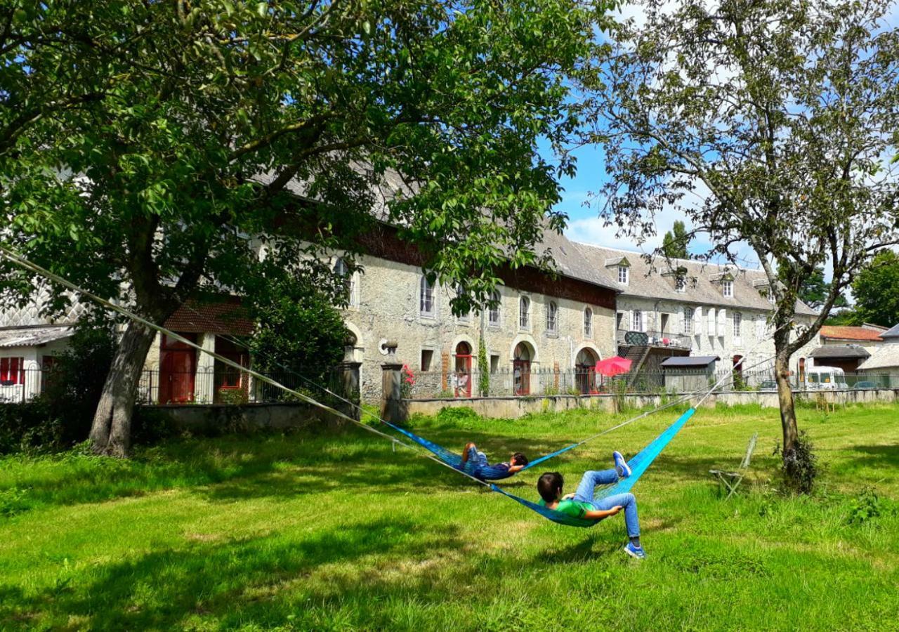 Domaine Lou Castet Bed & Breakfast Tuzaguet Bagian luar foto