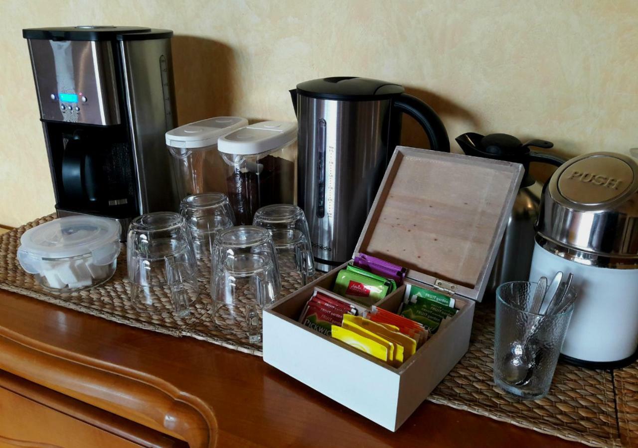Domaine Lou Castet Bed & Breakfast Tuzaguet Bagian luar foto