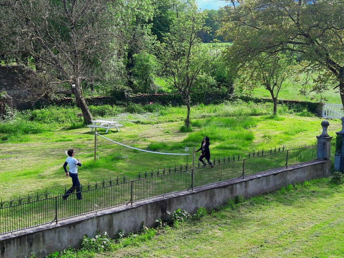 Domaine Lou Castet Bed & Breakfast Tuzaguet Bagian luar foto